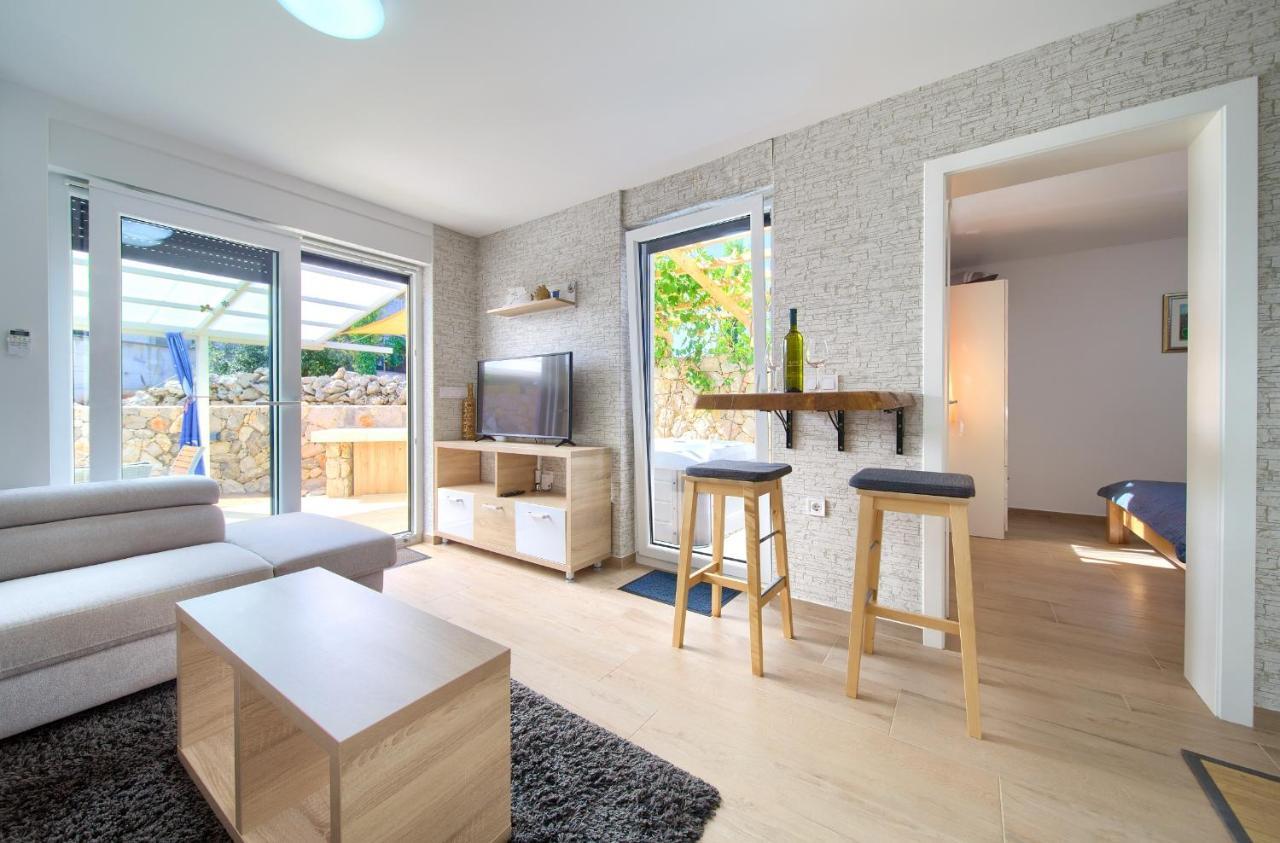 Apartments Nadica Deluxe Малинска Экстерьер фото