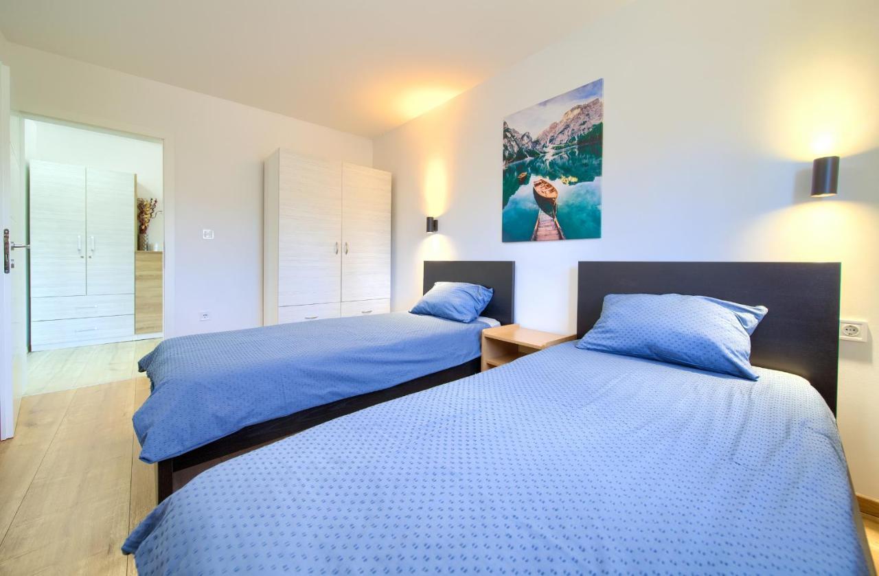 Apartments Nadica Deluxe Малинска Экстерьер фото